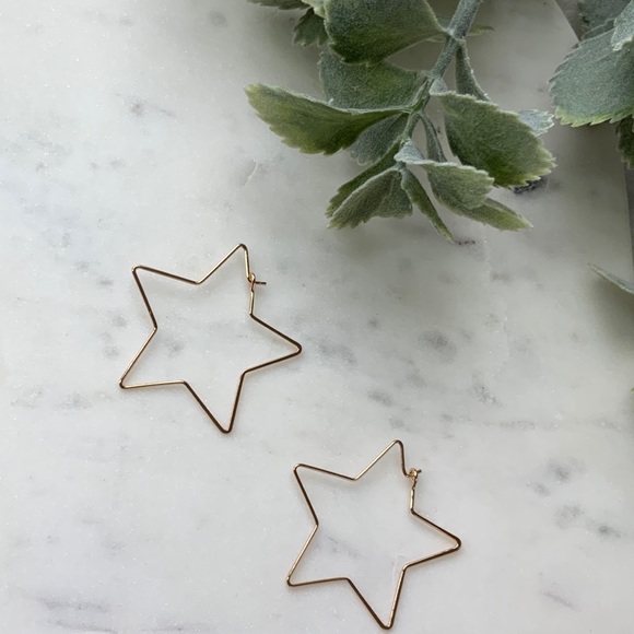 The Mini Arielle - Dainty Wire Star Earrings - Picture 2 of 5